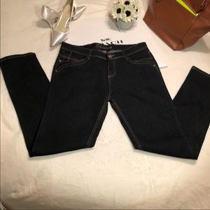 NWOT-SKINNY Ankle Cropped Jeans size 16.